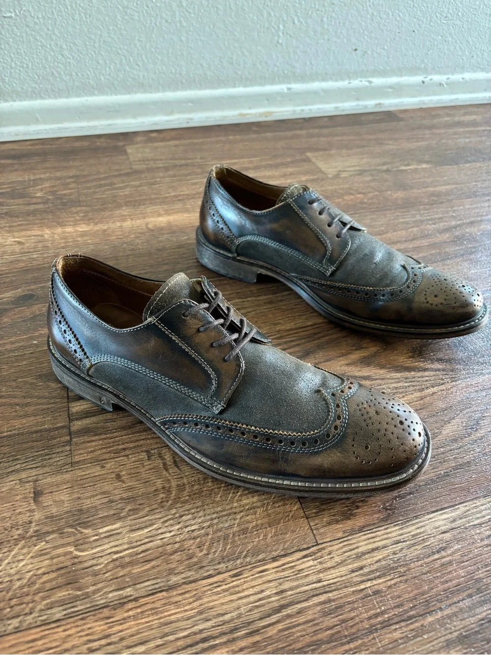 John Varvatos College Distressed Leather Wingtip Derby Oxfords 9.5
